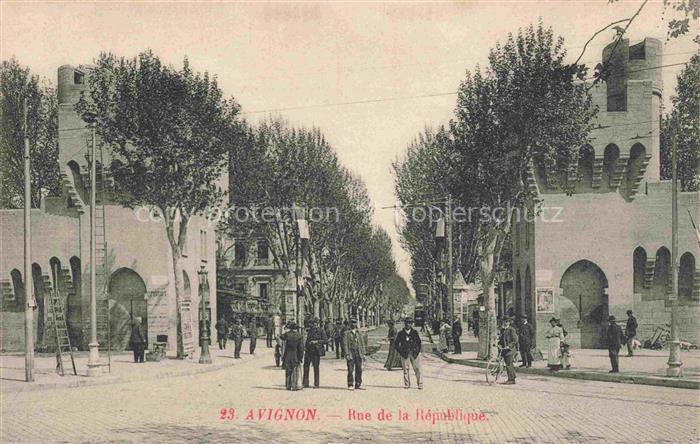 AVIGNON 84 Vaucluse Rue de la République