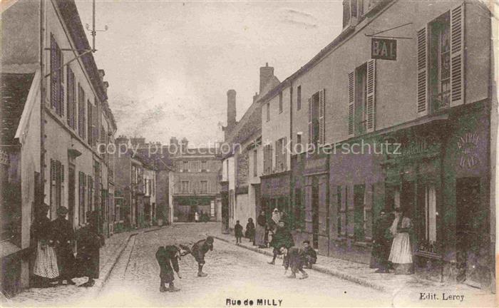 Milly -la-Foret EVRY 91 Essonne Une rue au centre