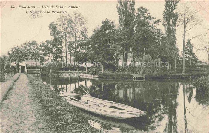 PALAISEAU 91 Essonne Ile de Sainte-Amour intérieur de la propriété