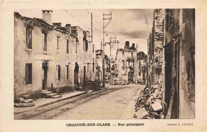 Oradour-sur-Glane Rochechouart 87 Haute-Vienne Rue principale les Martyrs d'Orad