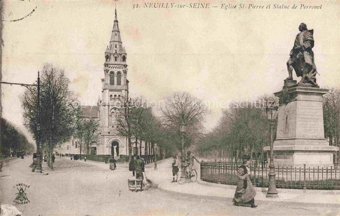 Neuilly-sur-Seine 92 Hauts-de-Seine Eglise St. Pierre et Statue de Perronet