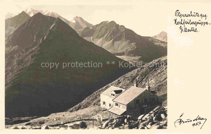 Olpererhuette 2389m Schwaz Tirol AT Berghuette Blick gegen Hochfeilergruppe Zill