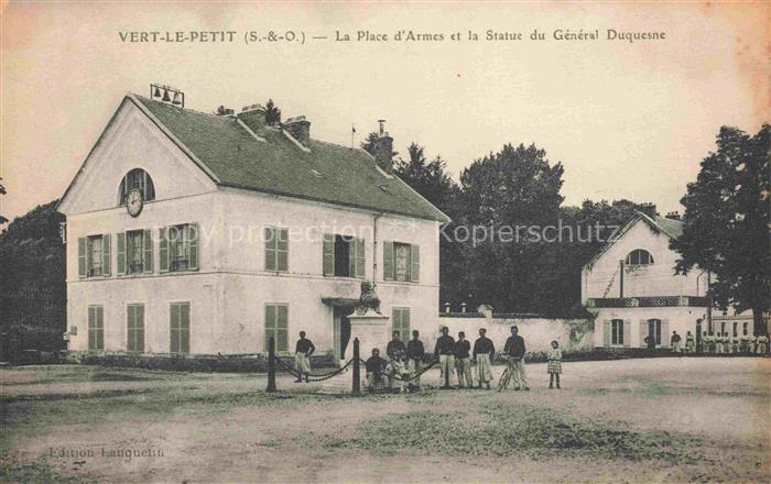 Vert-le-Petit EVRY 91 Essonne Place d'Armes et Statue du Général Duquesne