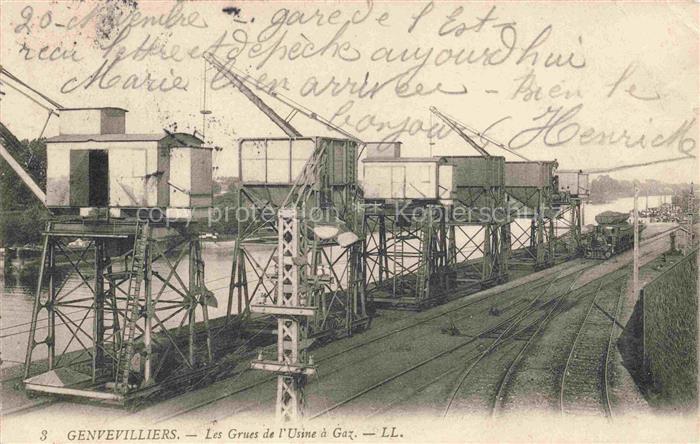 Genvevilliers Gennevilliers Nanterre 92 Hauts-de-Seine Les grues de l'usine à ga