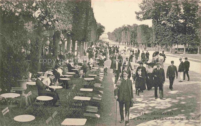 Saint Cloud 92 Hauts-de-Seine Allée Centrale au parc