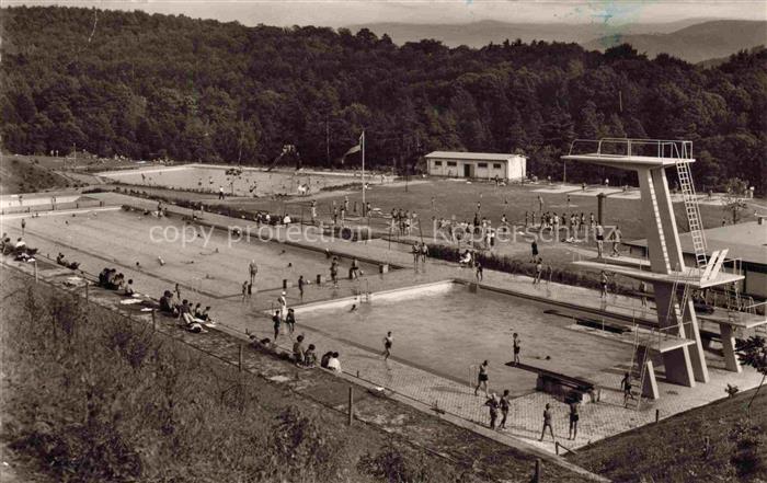 BADEN-BADEN BW Staedtisches Hardbergbad Freibad Sprungturm