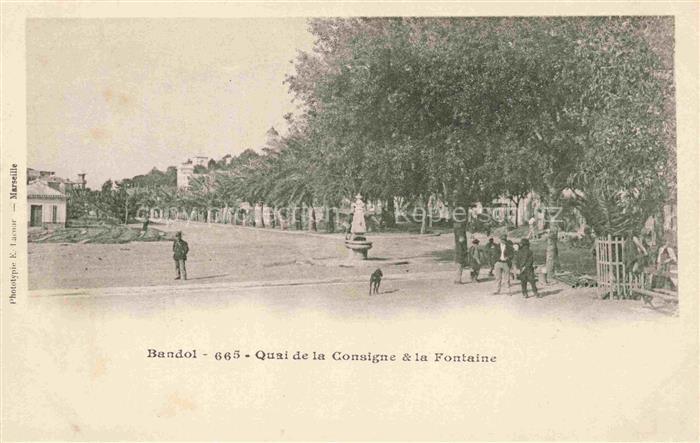 BANDOL-SUR-MER TOULON 83 Var Quai de la Consigne et la fontaine
