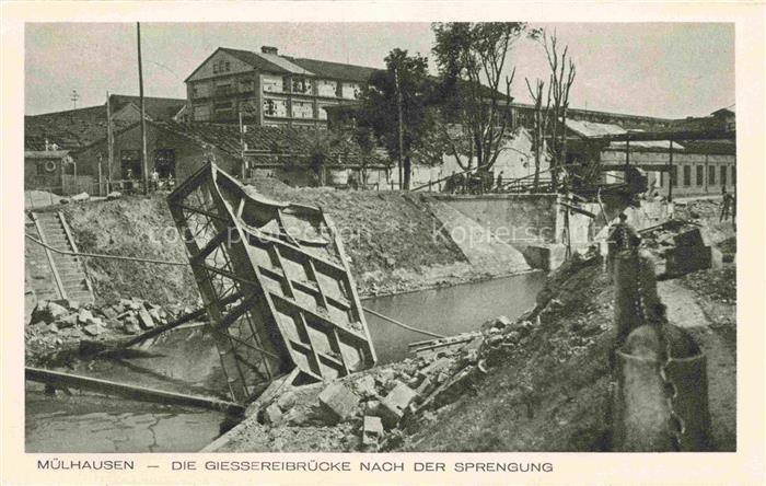 Muelhausen Elsass Die Giessereibruecke nach der Sprengung Truemmer 2. Weltkrieg