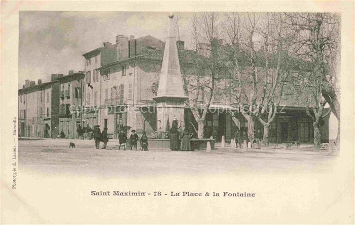 Saint-Maximin-la-Sainte-Baume 83 Var La Place et la fontaine