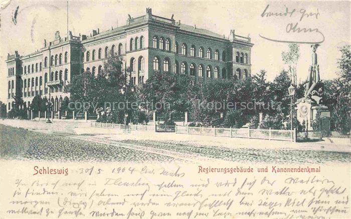 Schleswig Schlei Erfde Schleswig-Holstein Regierungsgebaeude und Kanonendenkmal