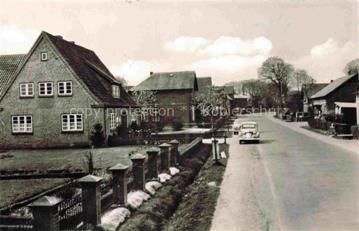 Beringstedt Rendsburg-Eckernfoerde Schleswig-Holstein Strassenpartie Wohnhaeuser