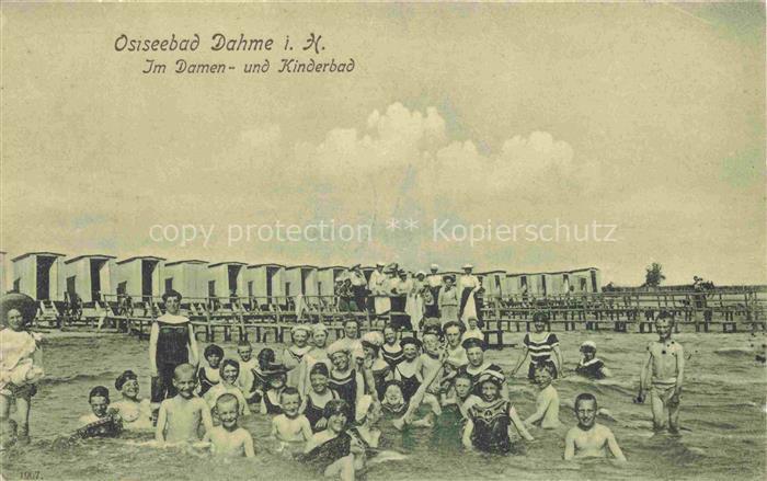 DAHME  Ostseebad Schleswig-Holstein Im Damen- und Kinderbad am Strand