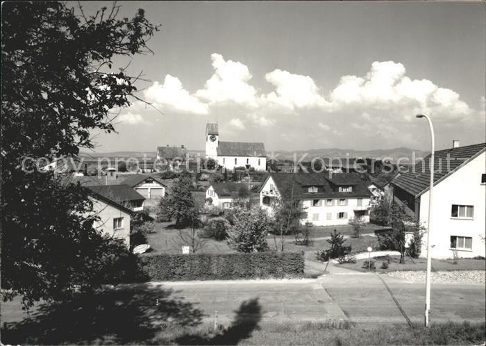 Oetwil See Blick auf die Kirche