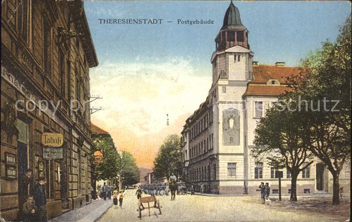 Theresienstadt Tschechien Postgebaeude Soldaten