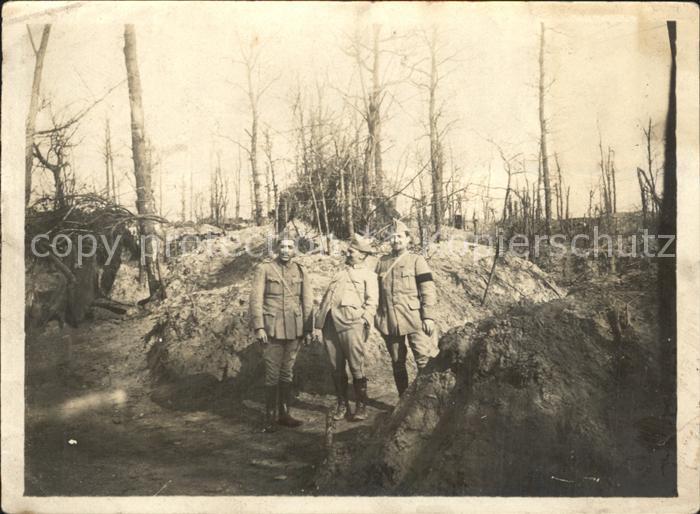 Frankreich WK1  Gruppenfoto Schuetzengraben