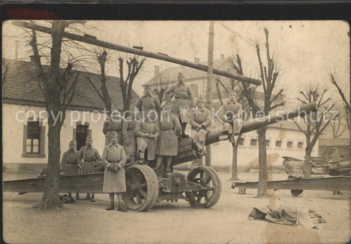 Militaria Geschuetze kanone gruppenfoto