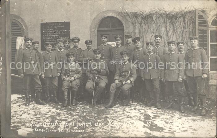 Militaria WK1 Gruppenfoto ausbildungpersonal  Komp- Fuehrer Ltn.Hagemann