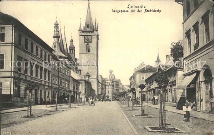 Leitmeritz Litomerice Nordboehmen Langegasse mit Stadtkirche