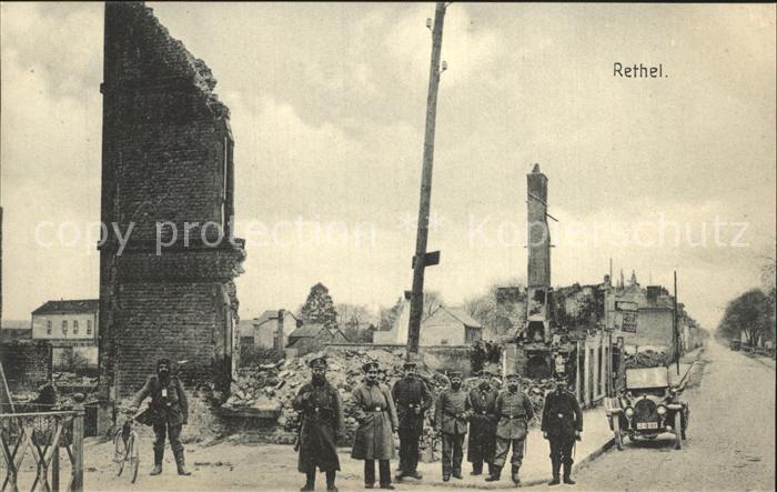 Rethel Ardennes WK1 Zerstoertes Dorf Soldaten