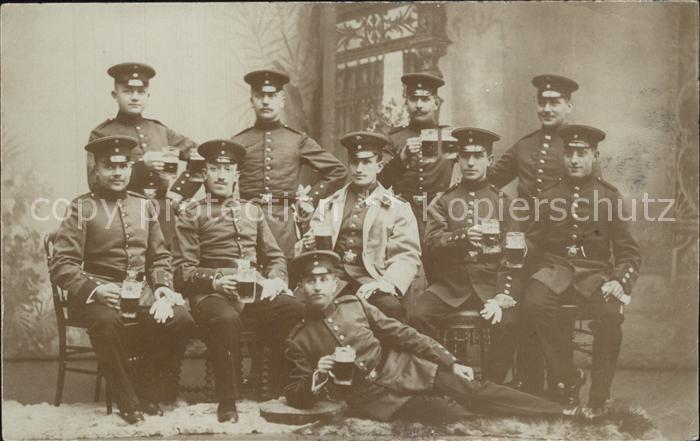 Kassel Militaria Gruppenfoto Bierkrug