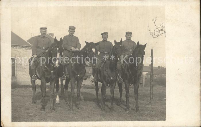 Militaria Kavallerie Gruppenfoto auf den Pferden WK1