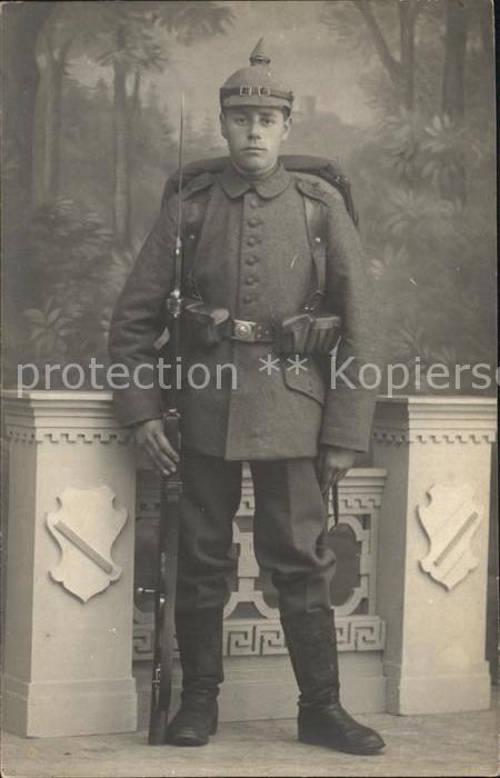 Regiment IR 082 Infanterie Soldat mit Gewehr Portrait WK1
