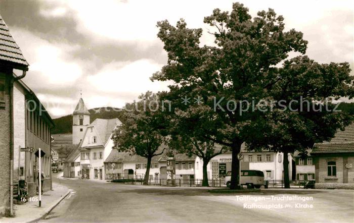 Truchtelfingen Rathausplatz mit Kirche