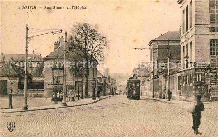 Reims Champagne Ardenne Rue Simon et L_Hopital Strassenbahn