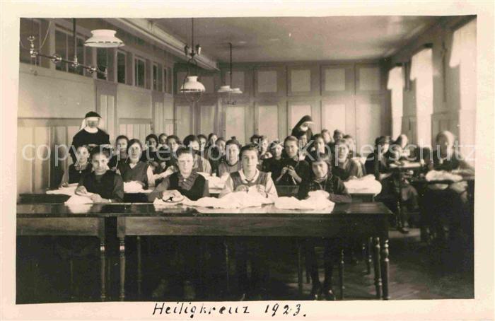 Heiligkreuz Kloster Cham ZG Cham Frauen naehen