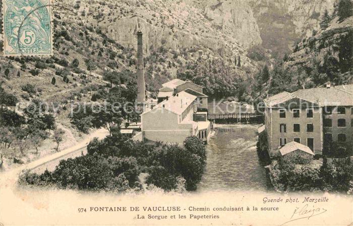 Fontaine-de-Vaucluse Chemin conduisant a la source