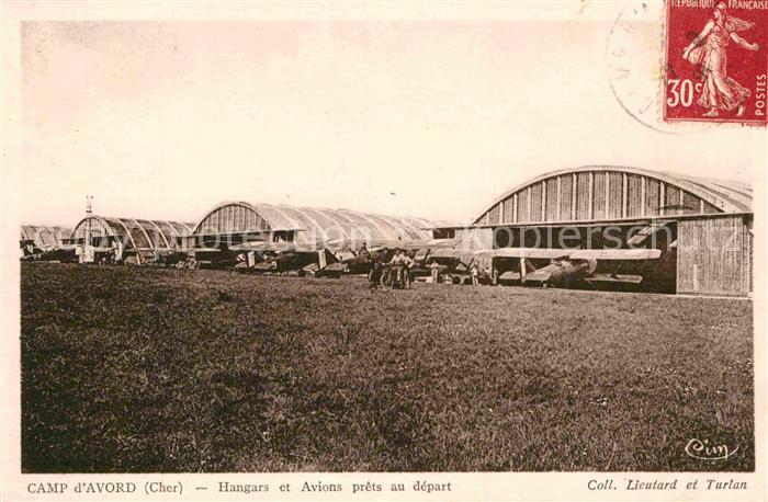 Avord Hangars et Avions prets au depart