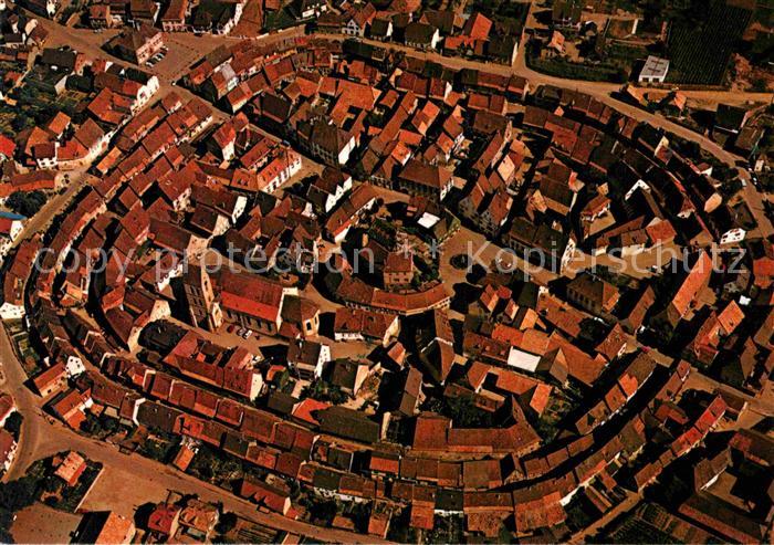 Eguisheim Haut Rhin Vue aerienne avec ses remparts