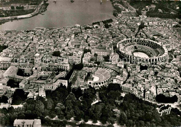 Arles Bouches-du-Rhone Vue aerienne Les Arenes Le Theatre Antique La Cathedrale