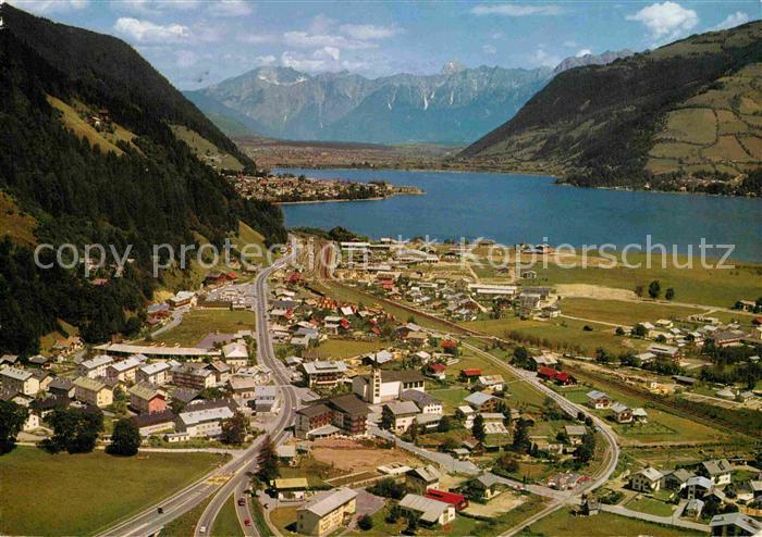 Schuettdorf Zell See mit Steinernem Meer