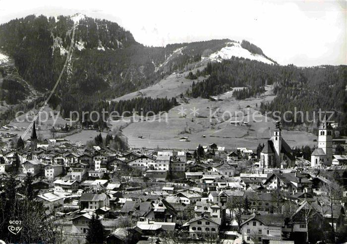 Kitzbuehel Tirol mit Hahnenkamm