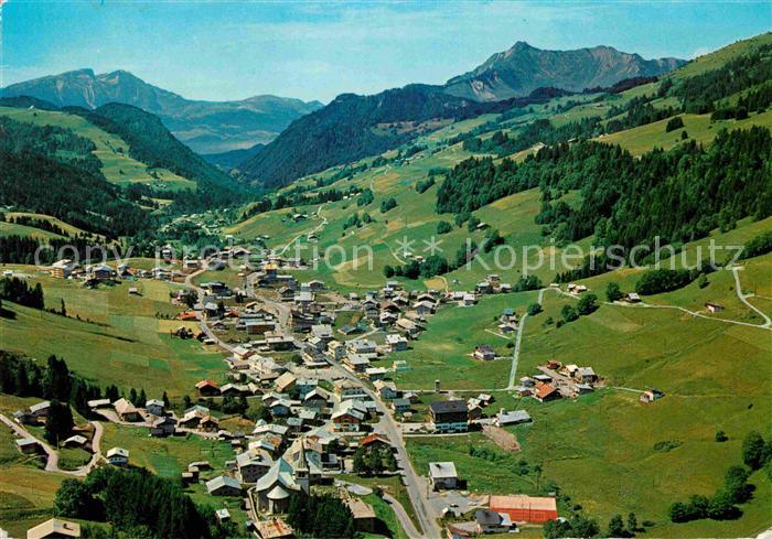 Les Gets Haute Savoie Vue generale et Pic Marcelly