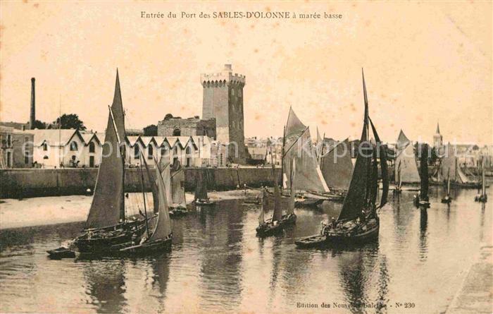 Sables-d Olonne Les Entree du Port a maree basse