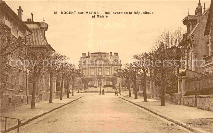 Nogent-sur-Marne Boulevard de la Republique et Mairie