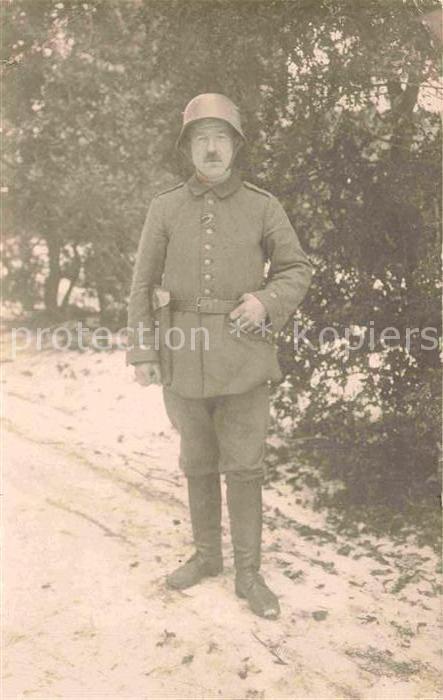 Militaria WK1 Soldat Stahlhelm