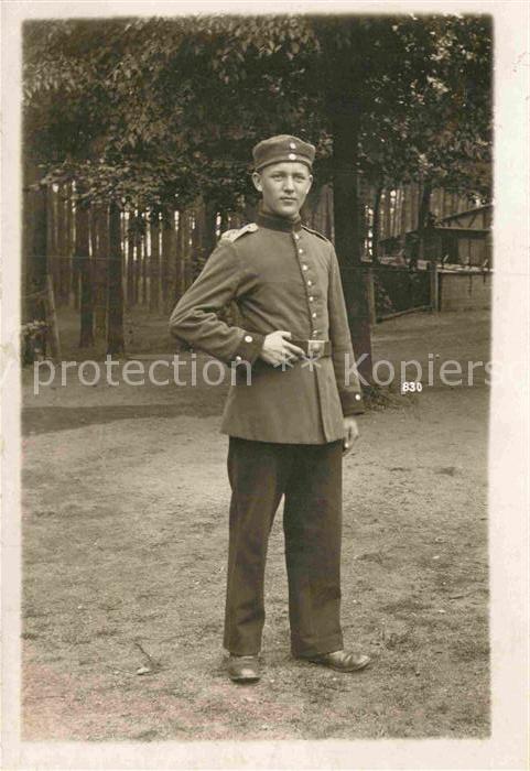 Zeithain Militaria uebungsplatz Soldat WK1 beschnitten