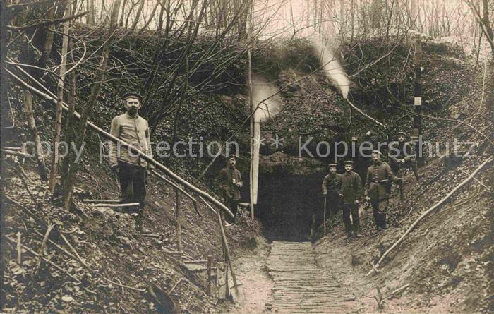 Militaria WK1 Soldatenleben Unterstand Gruppenfoto