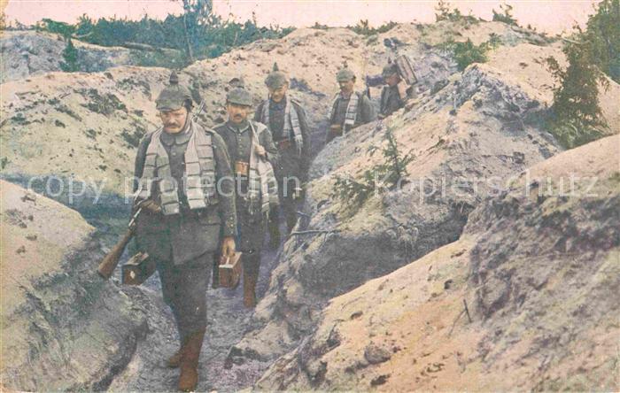 Militaria Sch?tzengraben Soldaten mit Munition WK1