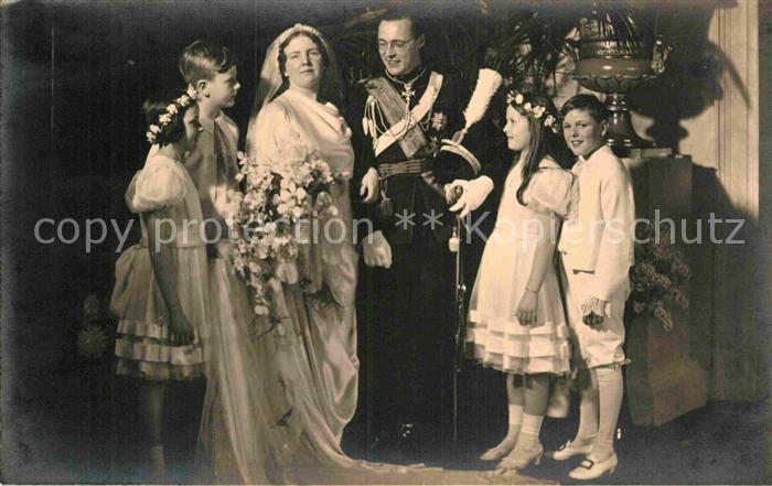 Adel Niederlande Prinselijk Bruidspaar met Bruidskindere