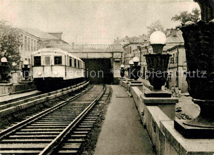 Metro U-Bahn Subway Underground Moskau Metrobrücke