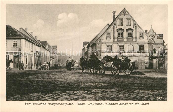 Mitau Deutsche Kolonnen passieren die Stadt