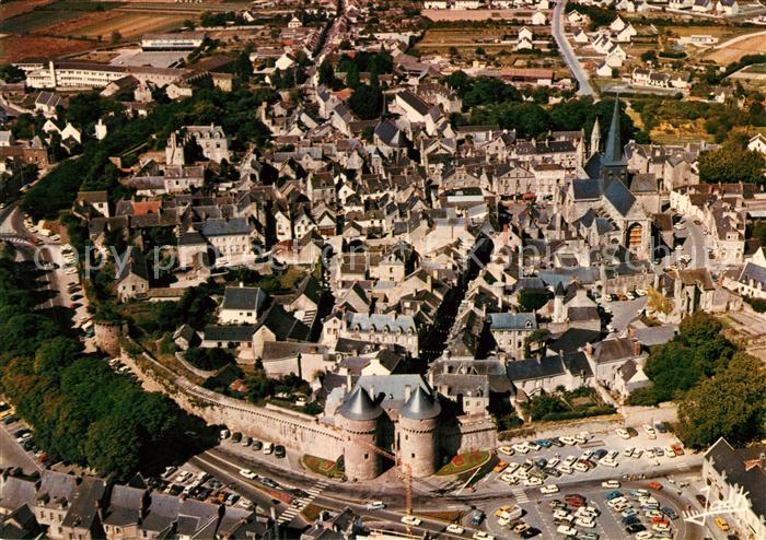 Guerande Alte Stadt und ihre Waelle Fliegeraufnahme