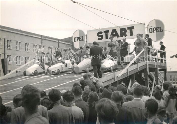 Berlin Seifenkistenrennen Start