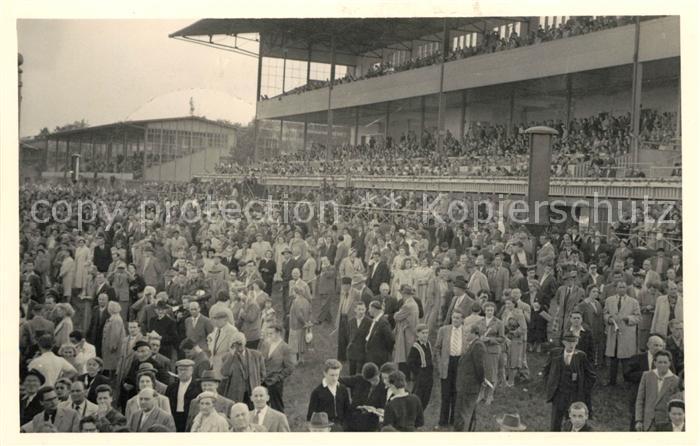 Hoppegarten Pferderennen Haupttribuene