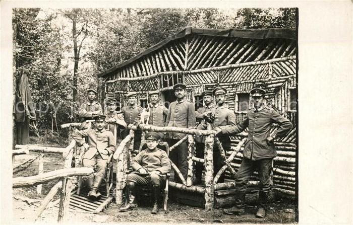 Rouvray d Auxerre Soldaten an einer Waldhütte
