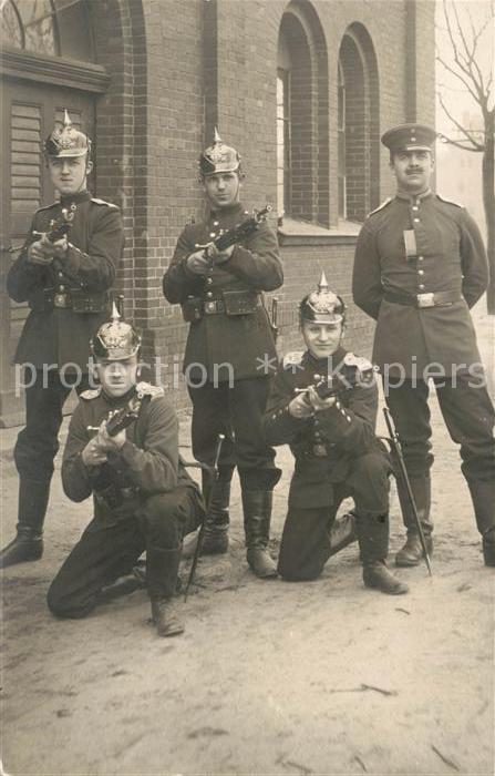 Militaria Deutschland WK1 Gruppenfoto Gewehre Gnesen